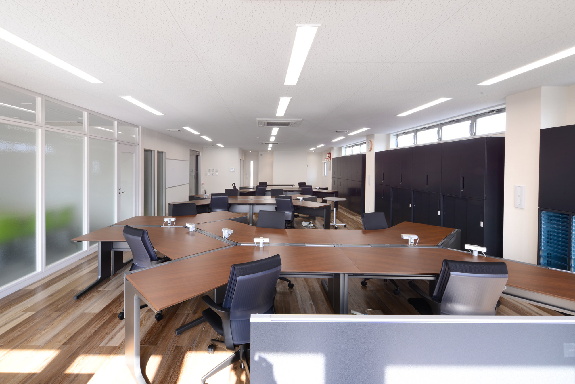 菱栄設備工業(株)本社社屋